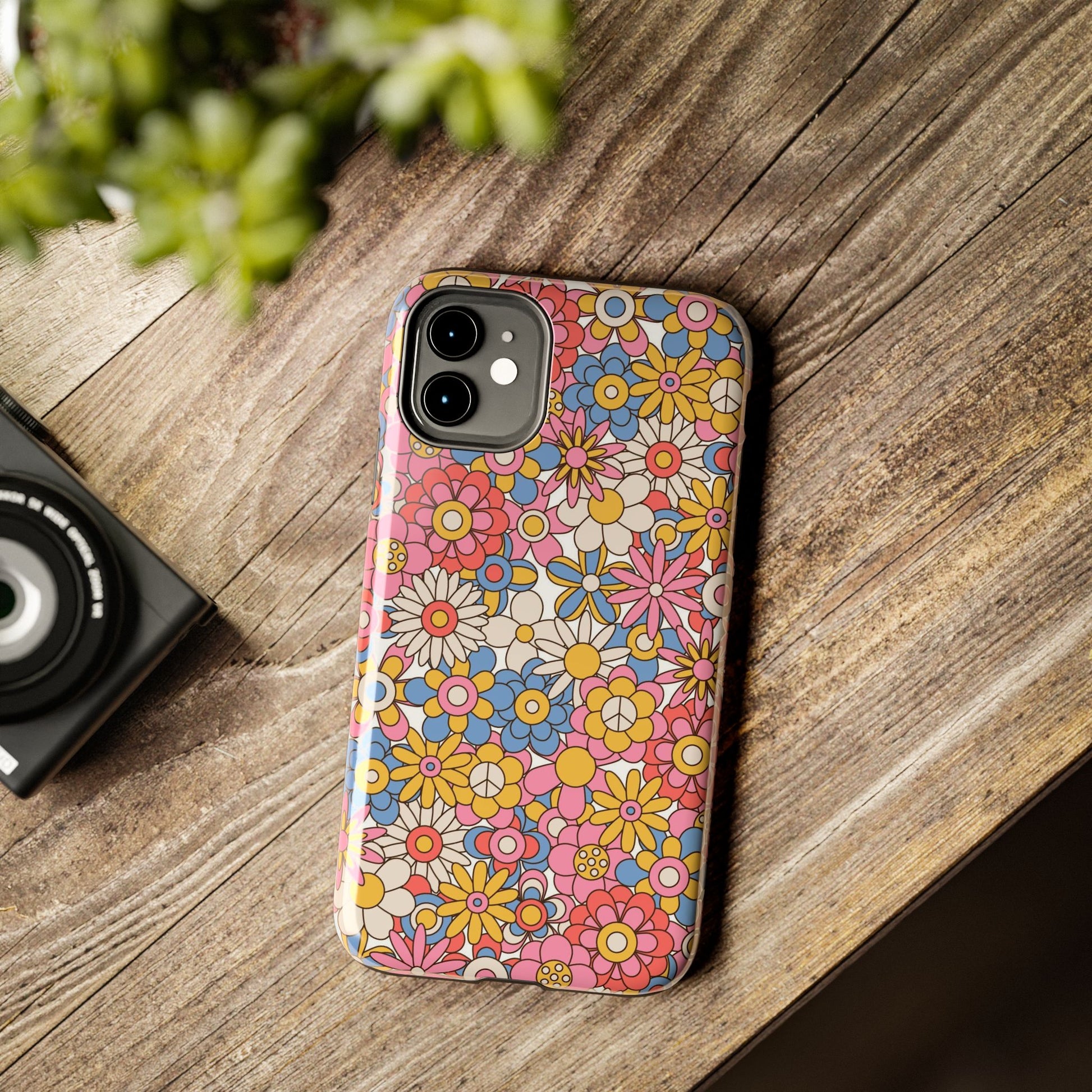 60s and 70s retro vintage flowers seamless Tough Phone Cases