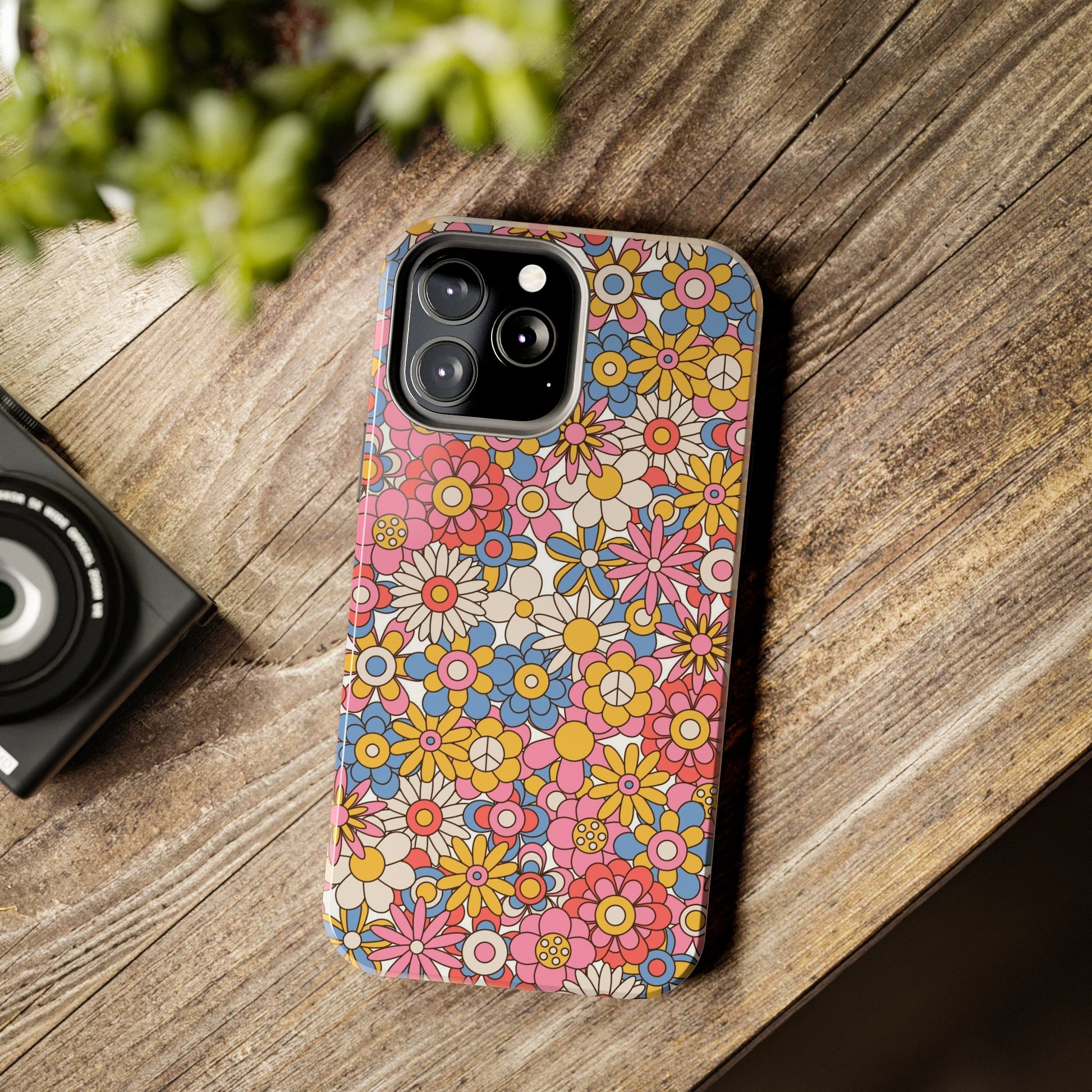 60s and 70s retro vintage flowers seamless Tough Phone Cases