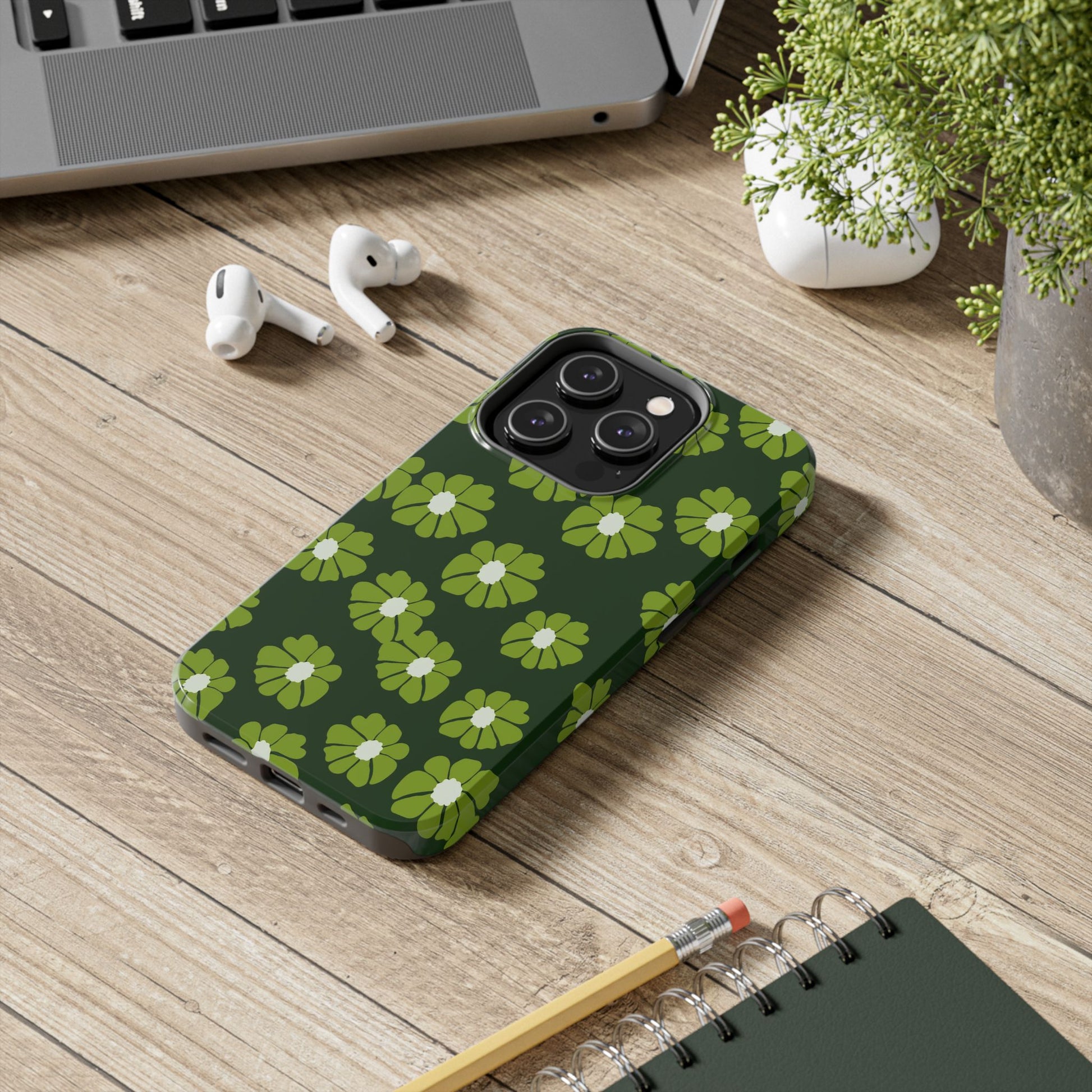 Retro groovy flowers seamless pattern Tough Phone Cases